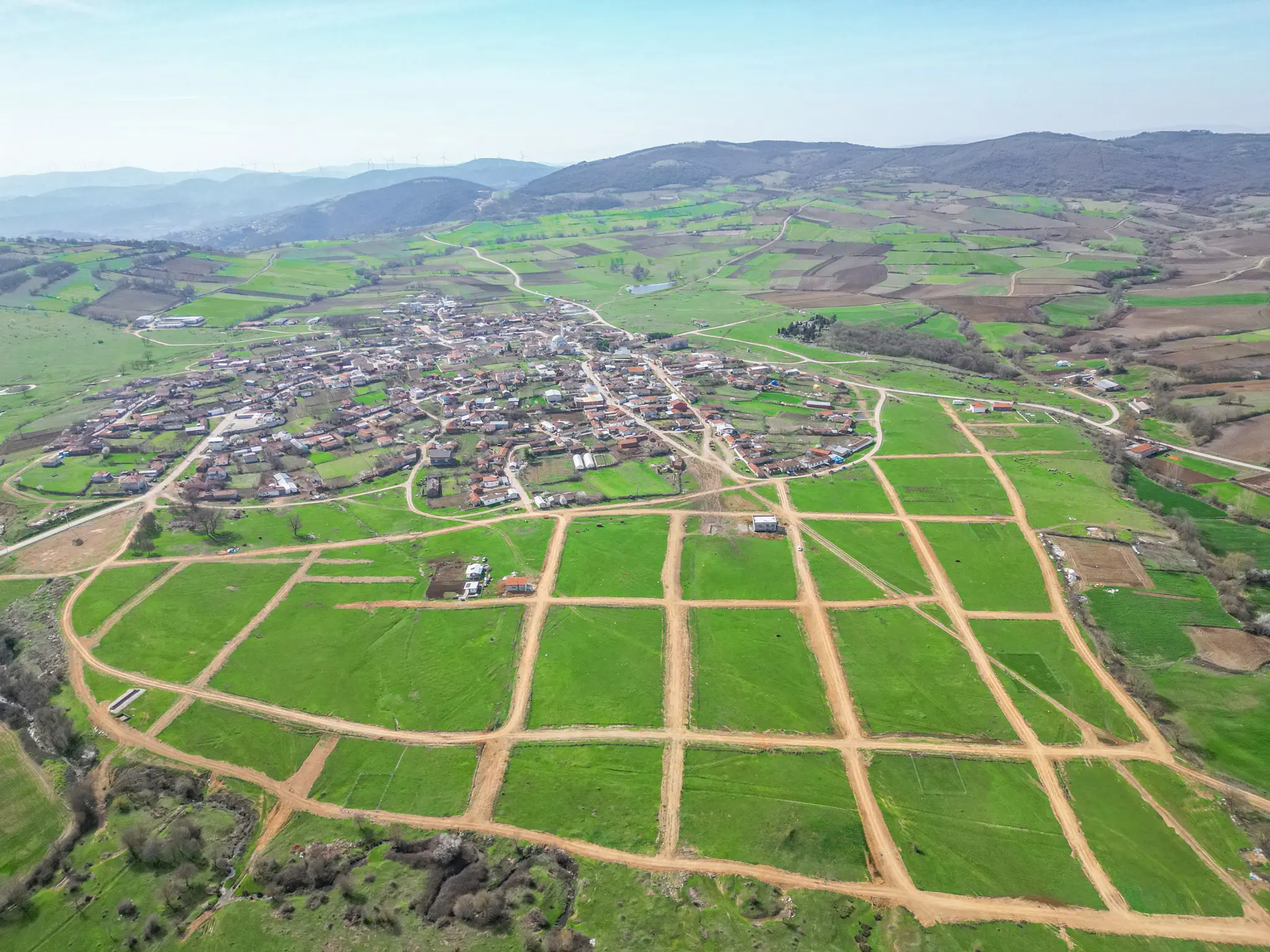 Hem modern konfor hem de otantik köy huzurunu bir arada sunan Teras Reşadiye projesinin ilham veren drone fotoğrafı.