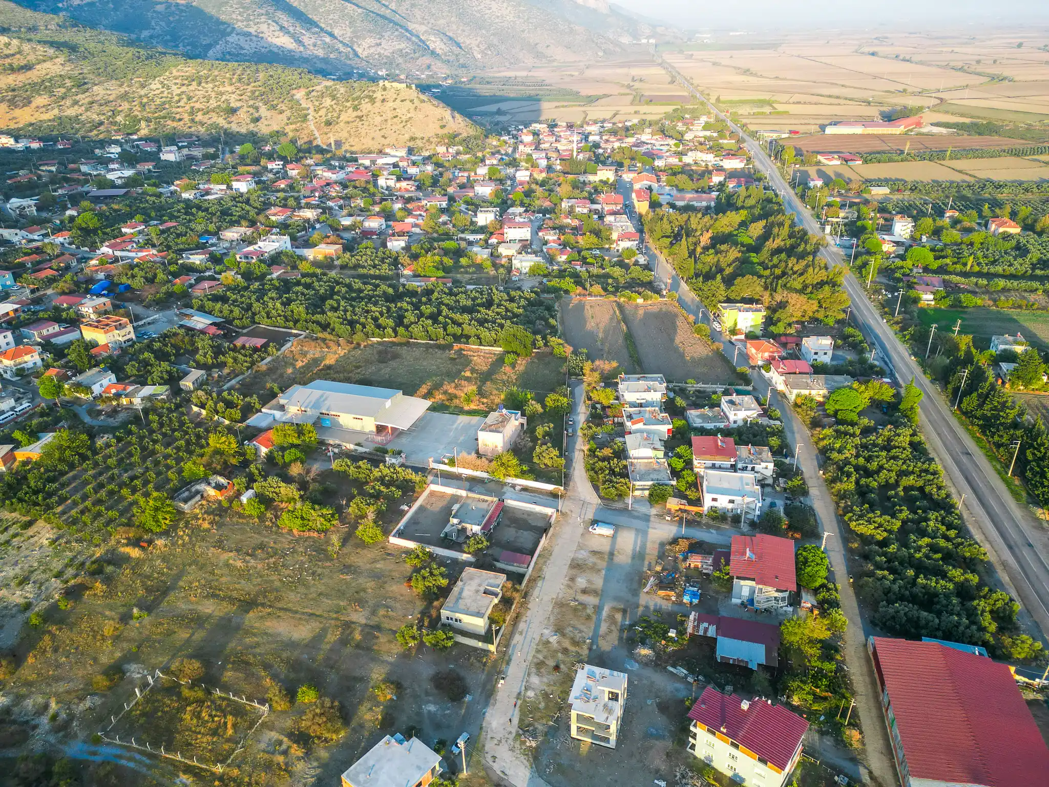 Bölgedeki yeni projeler ve turizm yatırımları ile değerlenen Söke Atburgazı arsalarının yatırım potansiyeli.