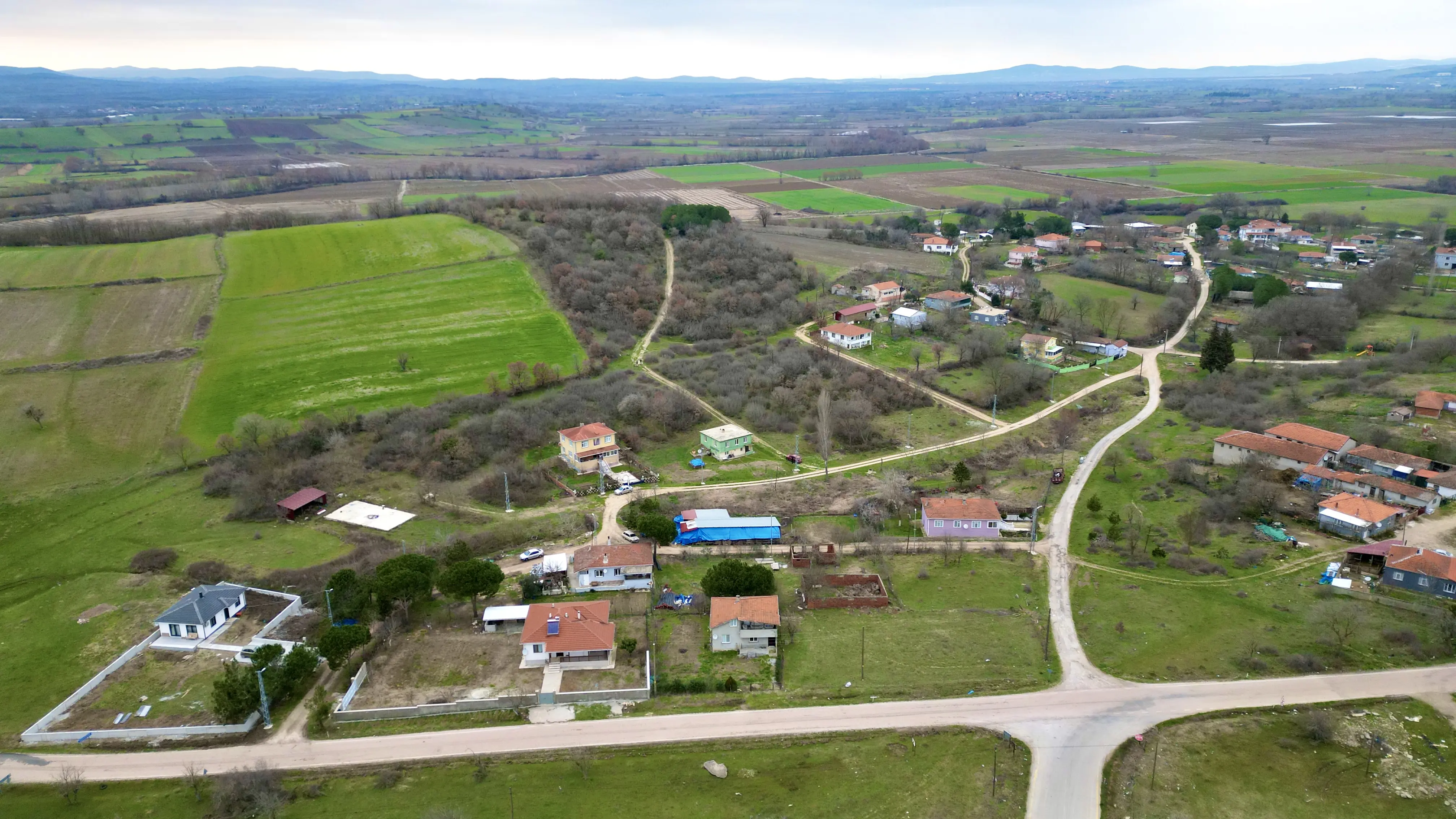 Troya Biga projesinin, Biga şehir merkezine sadece 10 dakika mesafedeki konumunu gösteren kuş bakışı fotoğraf.
