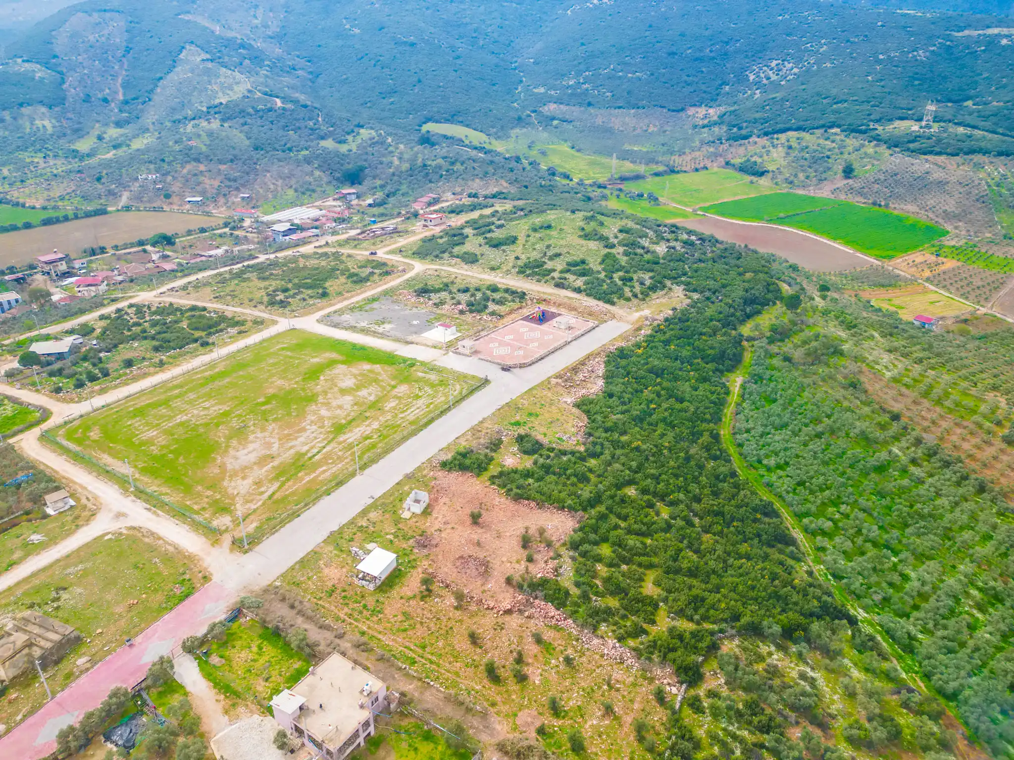Torbalı Ahmetli bölgesinde değer kazanan yatırım arsası görünümü