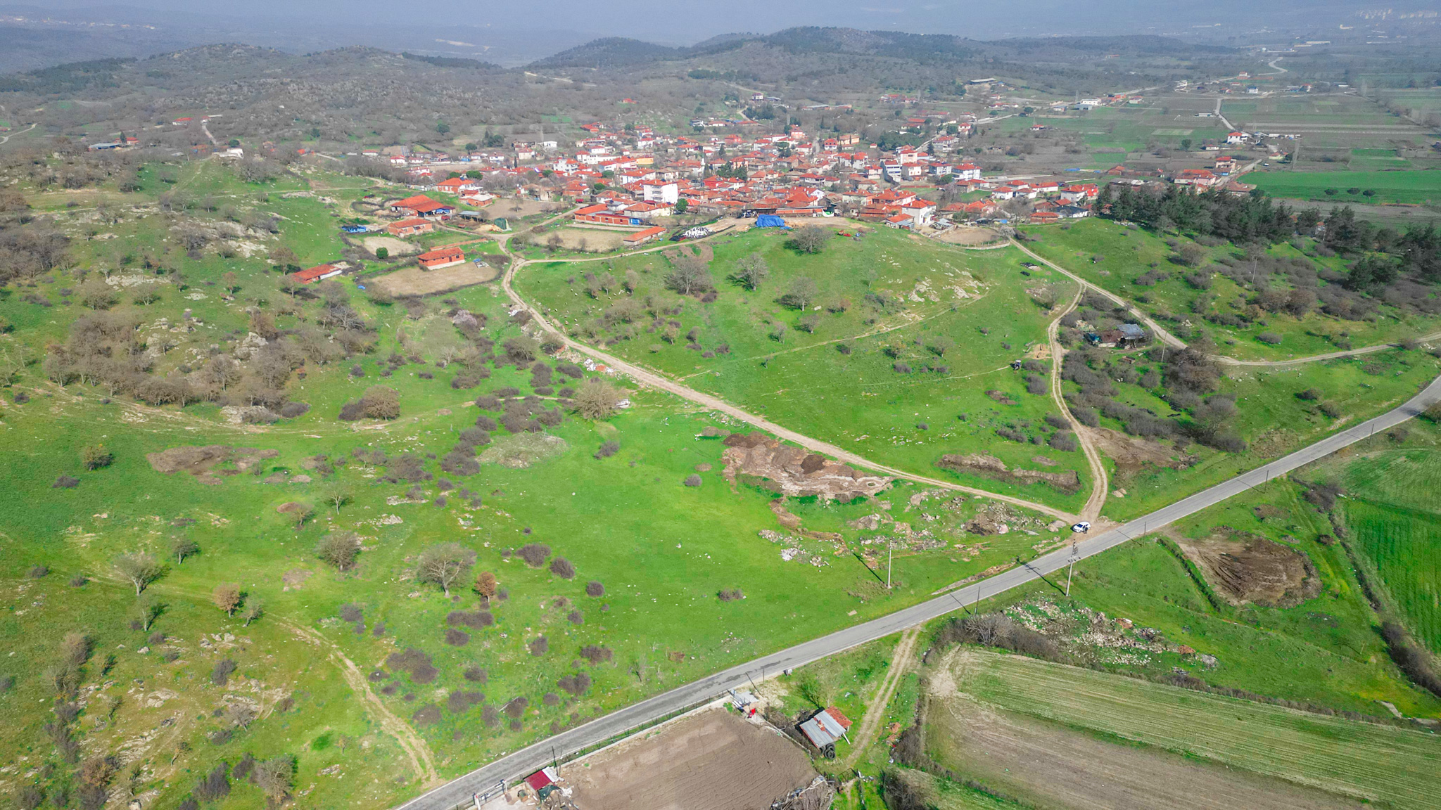 Sındırgı'nın termal tesislerine ve şifalı sularına komşu Verda İbiller arsalarının kuş bakışı konumu.