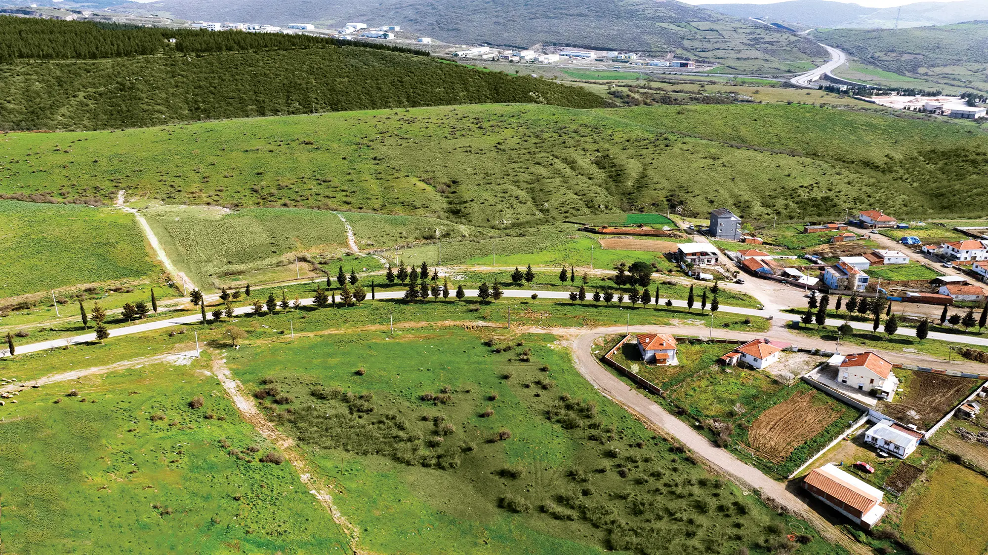 İstanbul-İzmir otoyoluna 3 dakika mesafede, ulaşım kolaylığı sunan Prestij Kalaycılar arsalarının stratejik konumu.