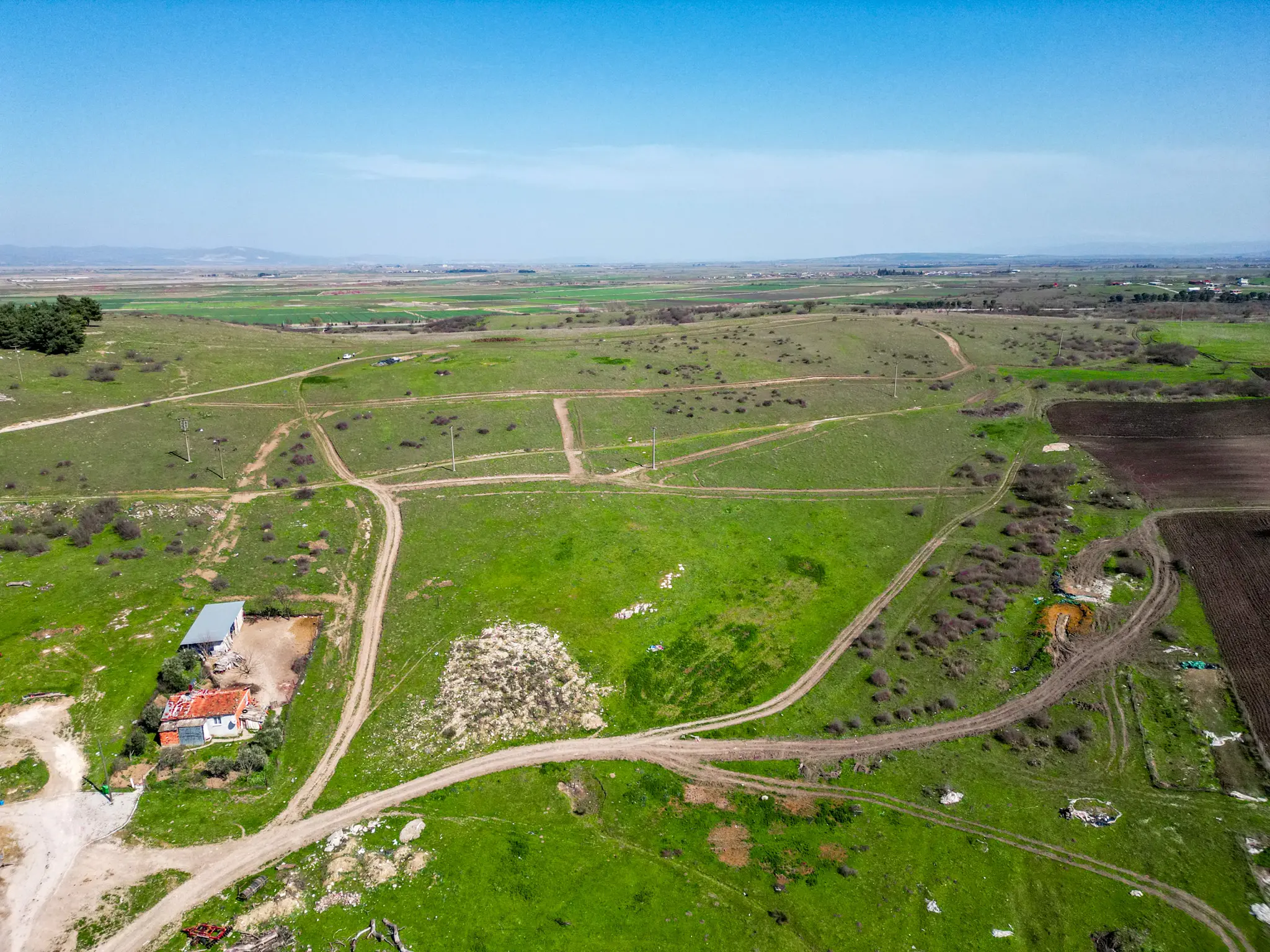 Sağlık turizmi potansiyeli taşıyan Panora Ilıcaboğazı'nda, geleceğinize değer katacak bir yatırımın ilham veren drone görüntüsü.