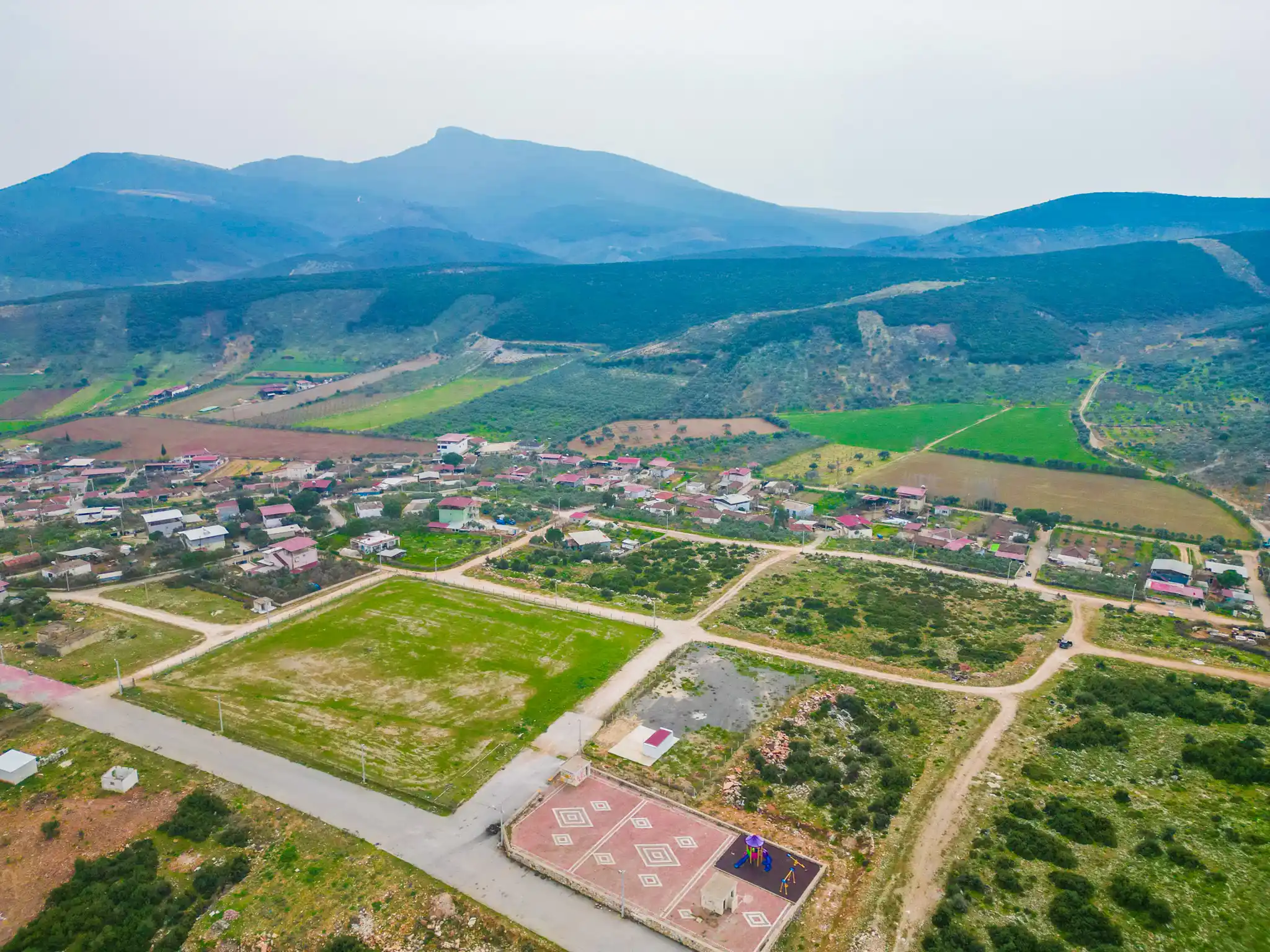 İzmir Torbalı Ahmetli’de altyapısı hazır satılık arsa sahası